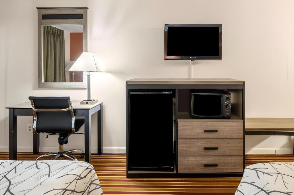 Americas Best Value Inn Heflin Екстериор снимка